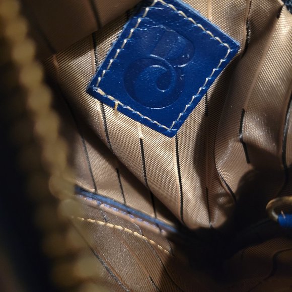 CB Embossed colbalt blue patent leather small 3 zip pouch w/ key chain - Picture 2 of 7